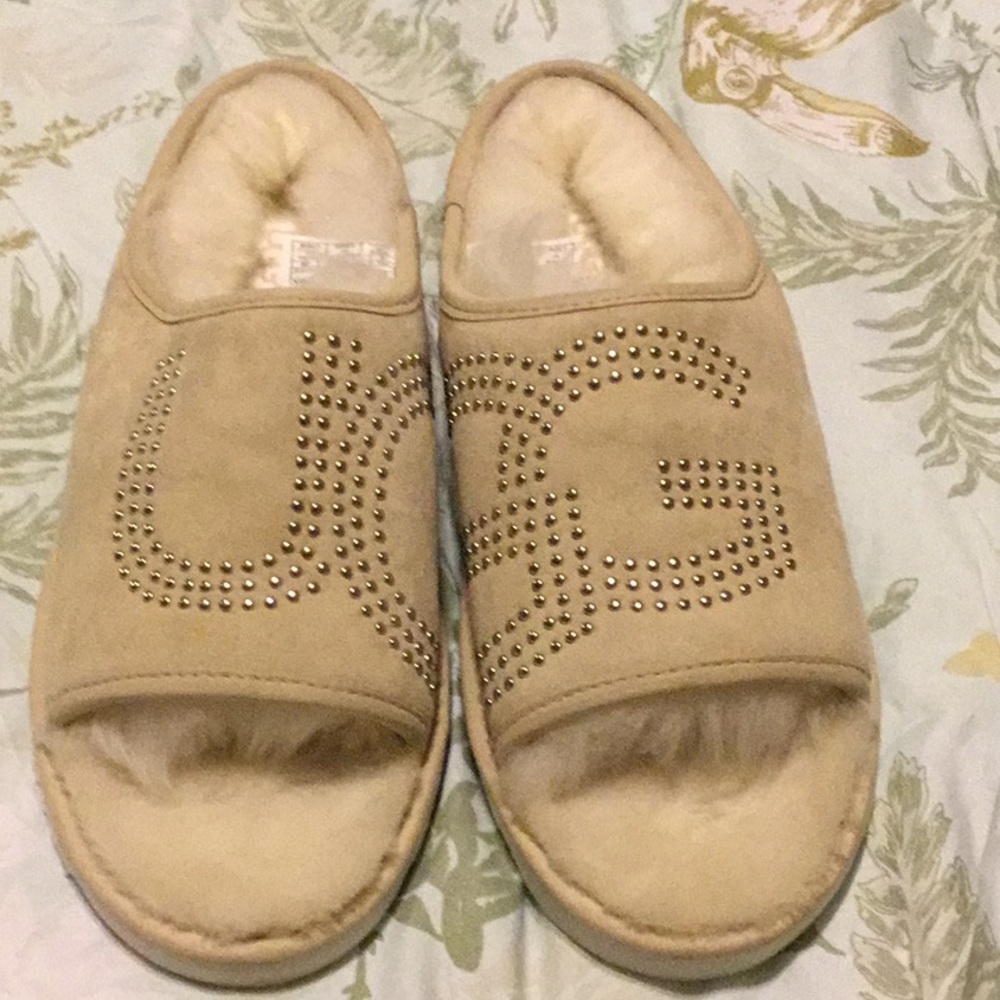 New UGG slipper